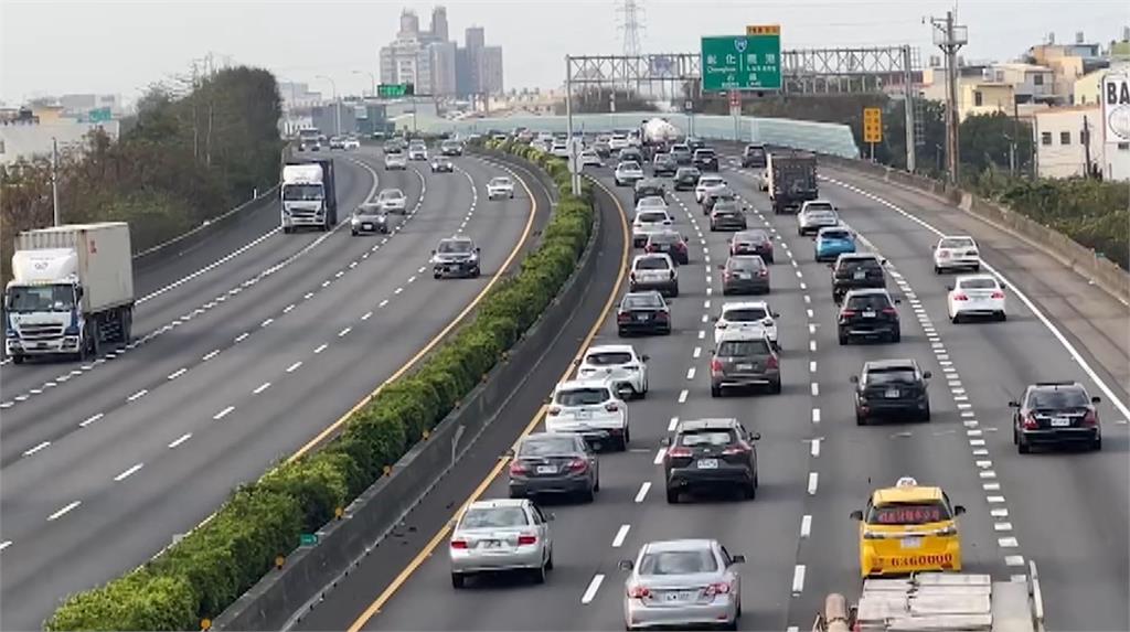 截至下午2點，國道交通量為49.7百萬車公里。圖／台視新聞（資料畫面）