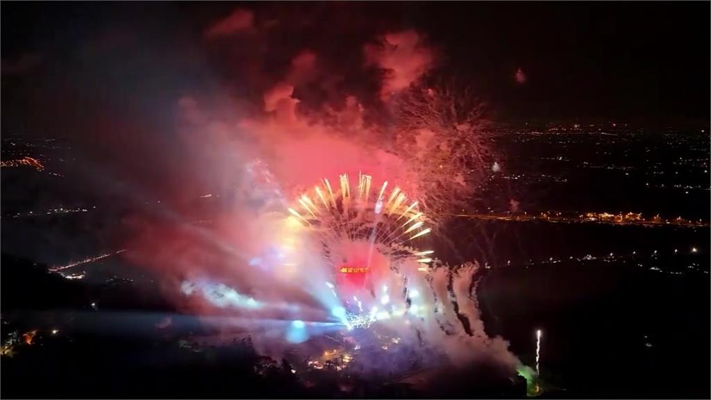 亞洲唯一！劍湖山「摩天輪跨年煙火秀」震撼迎接2026