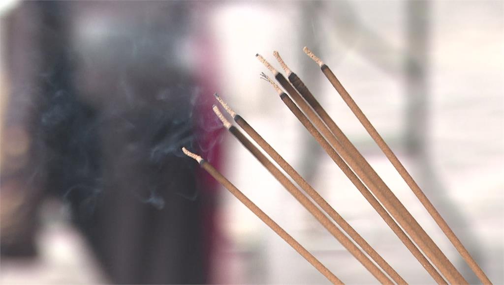 婦家中焚香30年 劣質香害一家三代鉛中毒