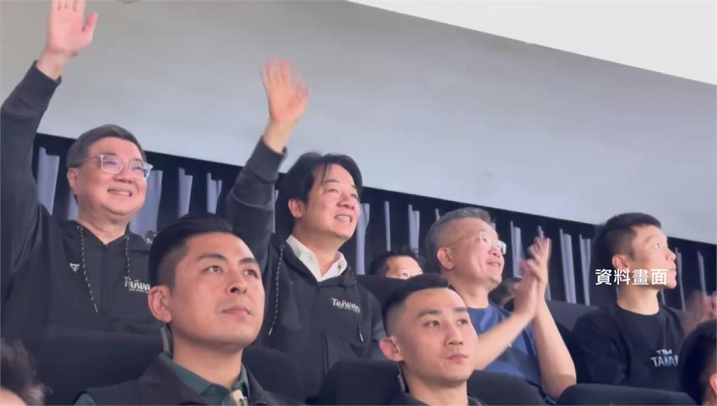 總統看球！維安憲兵偷「峮峮」簽名球 國安局開鍘