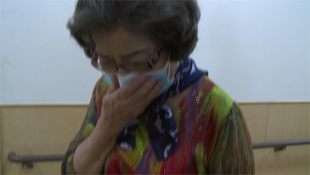 83歲婦人只要咳嗽、打噴嚏就會漏尿。圖：台視新聞
