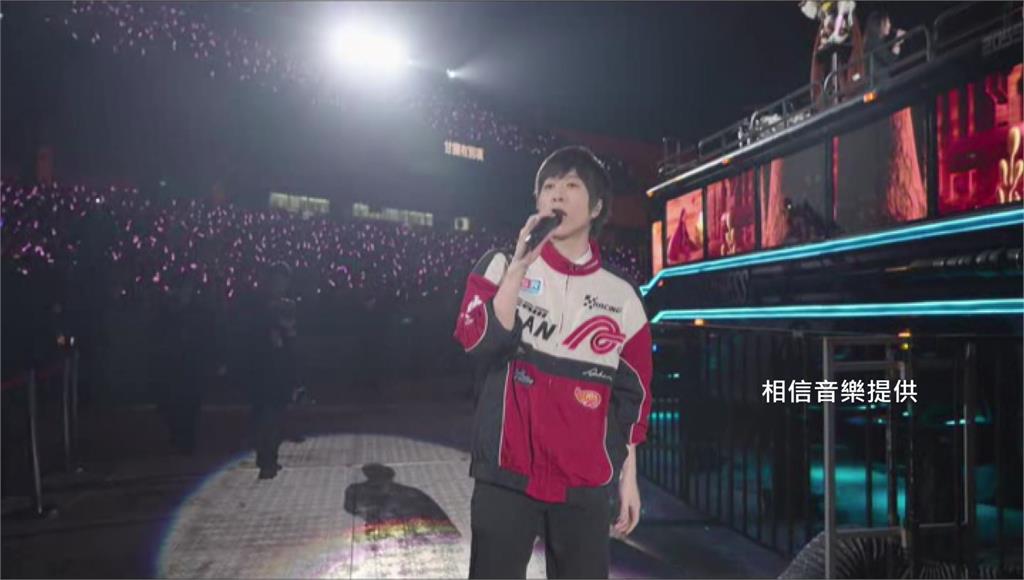 五月天演唱會收「小刀威脅」！阿信仍下台繞場喊：一切都很好