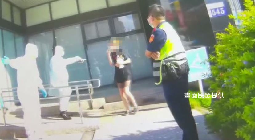 萬華匡列女大鬧銀行 警消全副武裝戒護就醫