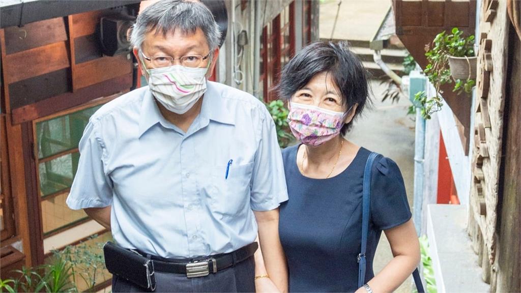 台北市長柯文哲與其夫人陳佩琪。圖／翻攝自Facebook@陳佩琪Peggy