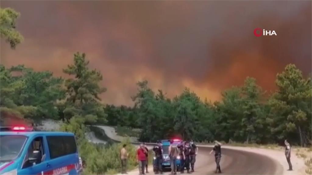 土耳其南部近來野火肆虐，週六（31日）又新增多處火場。圖／土耳其IHA通訊社