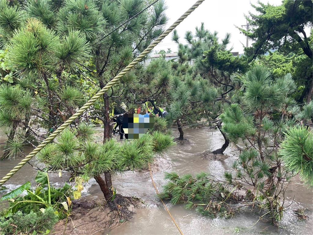 金山夫妻昨晚驚傳失蹤，今早尋獲倆人已成冰冷遺體。圖／新北市消防局