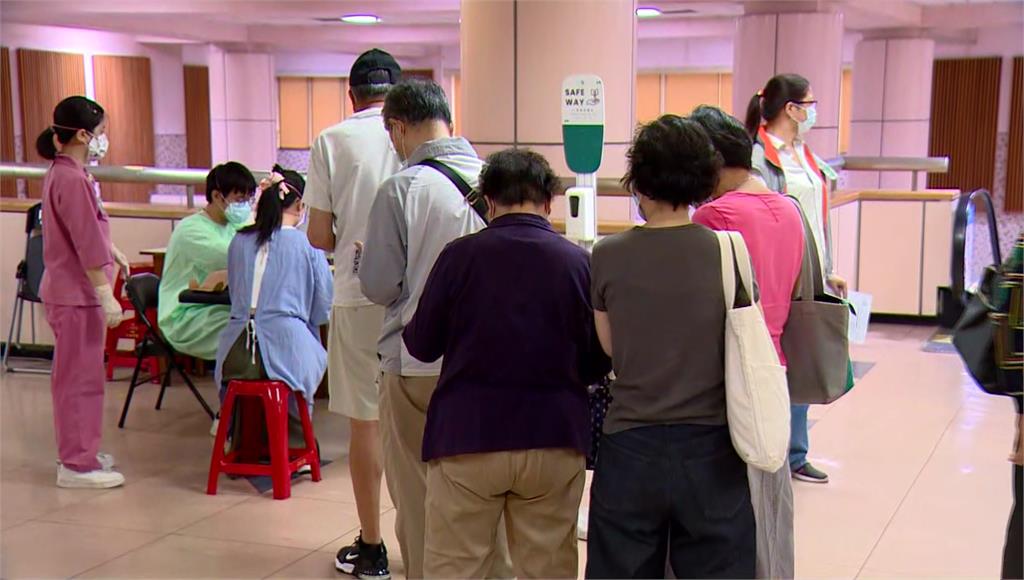 台北市今天開放「莫德納次世代」疫苗施打。圖／台視新聞