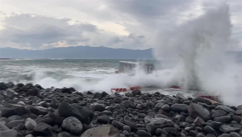 卡努颱風外圍環流影響，龜山島設施積水，持續封島。圖／台視新聞
