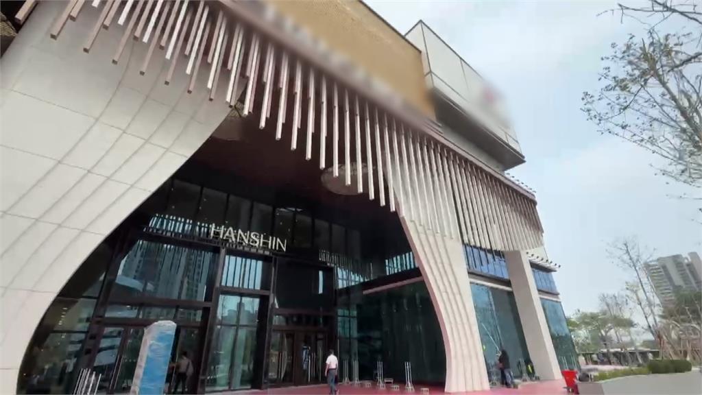 台中漢神洲際明中午開幕 包商到場拉布條討工程欠款