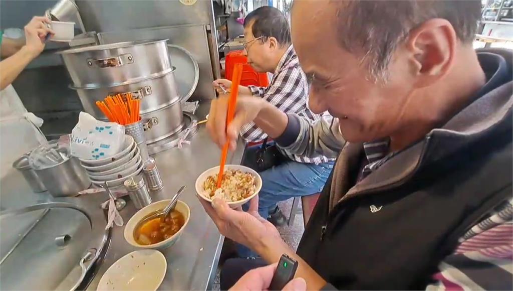 久違香氣飄街頭迎客！豬肉解禁小吃攤恢復營業 民眾直呼好想念