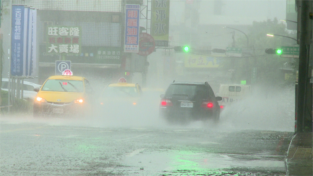 明日午後大台北、宜蘭及花蓮地區及其他山區有局部短暫雷陣雨。圖／台視新聞（資料畫面）