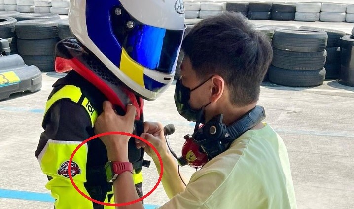 林志穎出車禍照片瘋傳，網友靠這只錶認出身分。圖／翻攝自爆廢公社