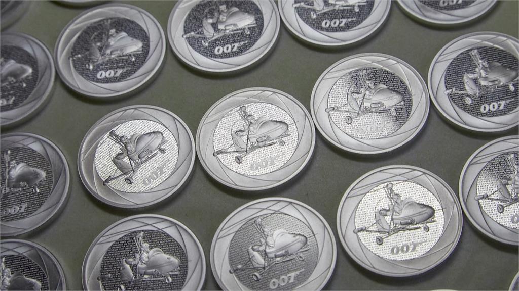 英國皇家鑄幣廠再度推出詹姆士龐德紀念幣。圖／路透社