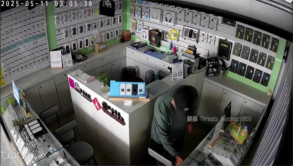 躲高捷廁所！男凌晨闖店偷走5手機　行竊畫面全被拍