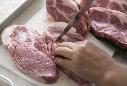 「水龍頭沖肉」比沒洗更髒！醫揭恐怖真相  餐具.蔬菜都可能遭污染