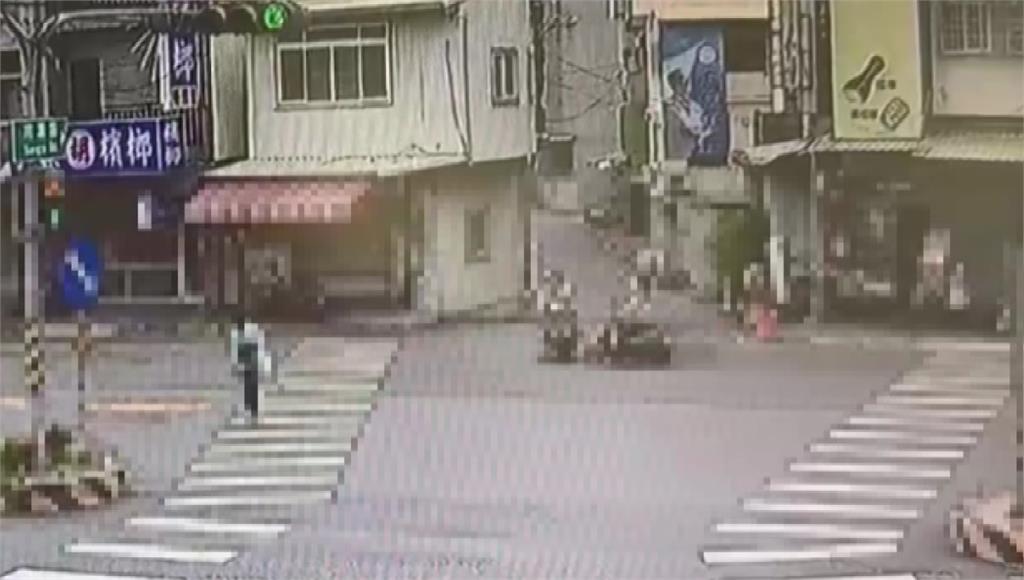 涉闖紅燈撞飛「四貼母女」 75歲男騎士不治