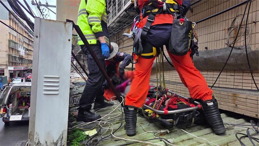 汐止傳墜樓意外！ 七旬獨居婦3樓澆花摔落1樓雨遮棚