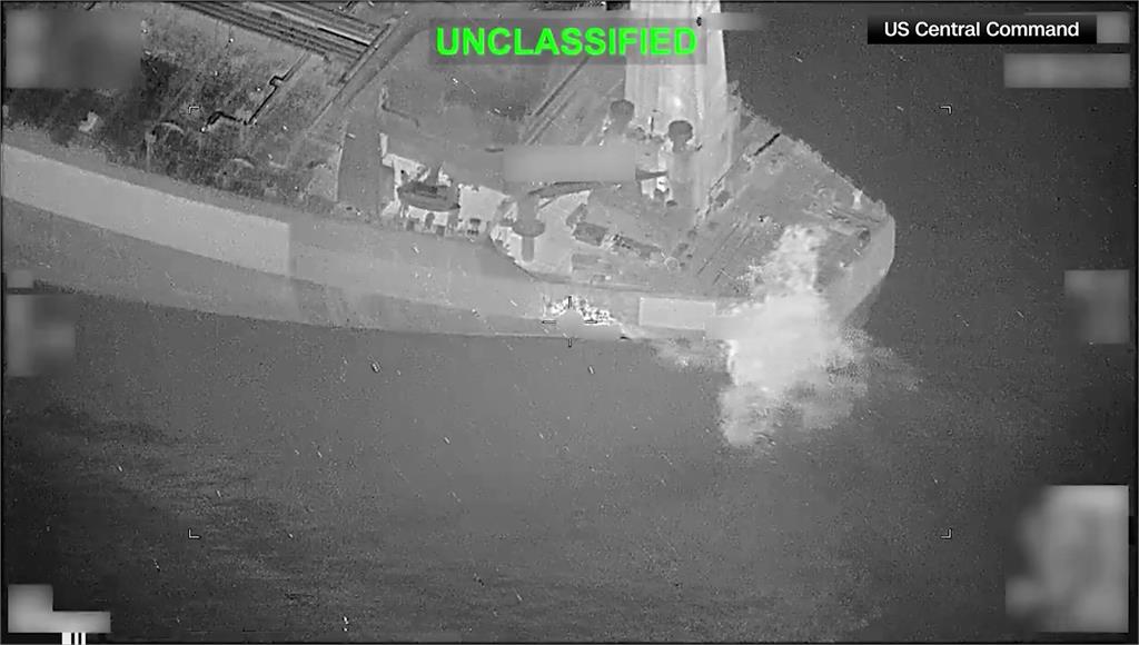 油輪違反封鎖闖伊朗哈格島 美軍發射地獄火飛彈命中