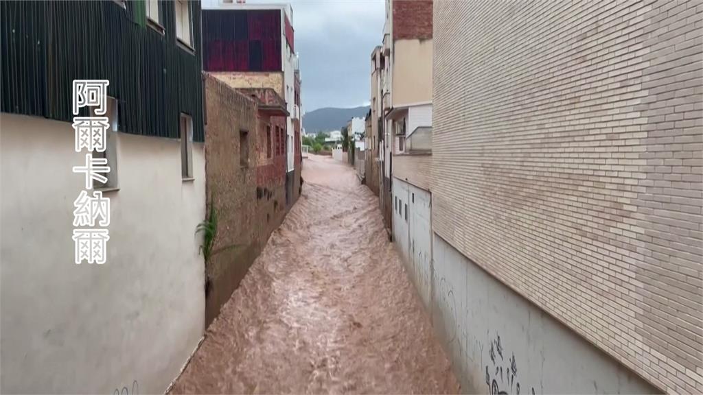 西班牙豪雨淹水1層樓高 民眾睡夢中驚醒