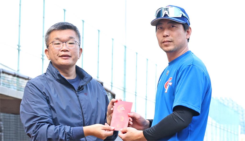 台灣隊總教練林岳平（右）。圖／中職提供