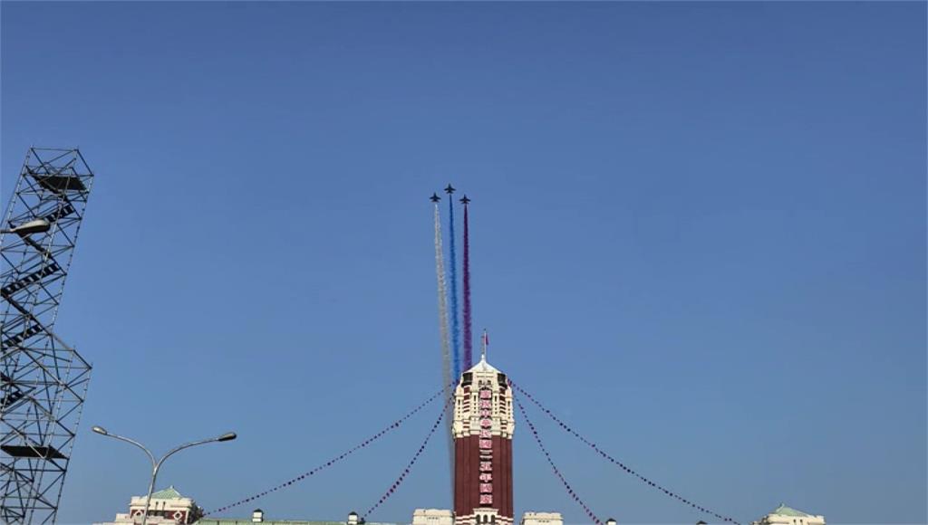 被戰機叫醒！國慶雷虎機隊演練飛越總統府 10/2、10/5全兵力操演