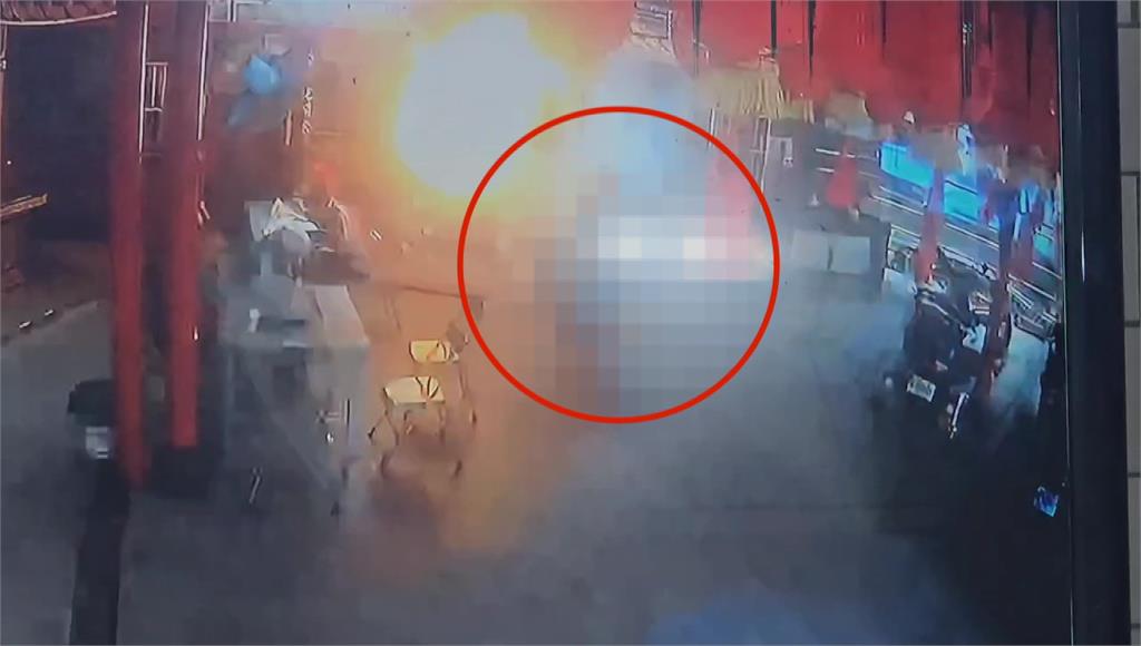 基隆88歲翁疑自行點燃爆裂物宮廟前炸飛倒臥血泊 下午宣告不治