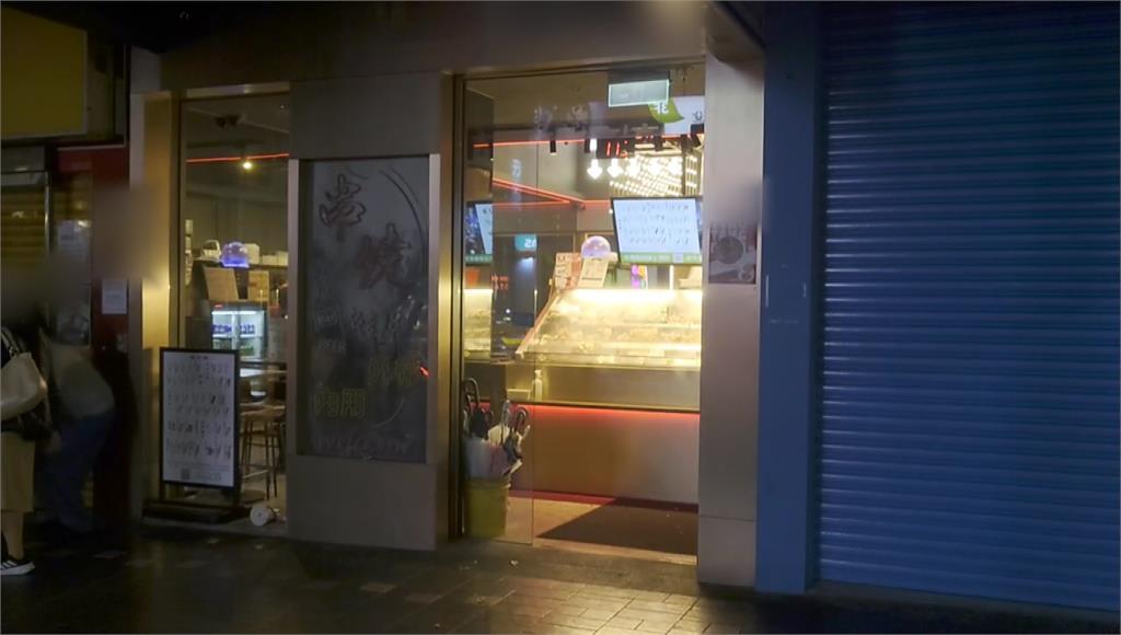疑排油煙機故障 北市東區串燒店驚傳火警濃煙沖天