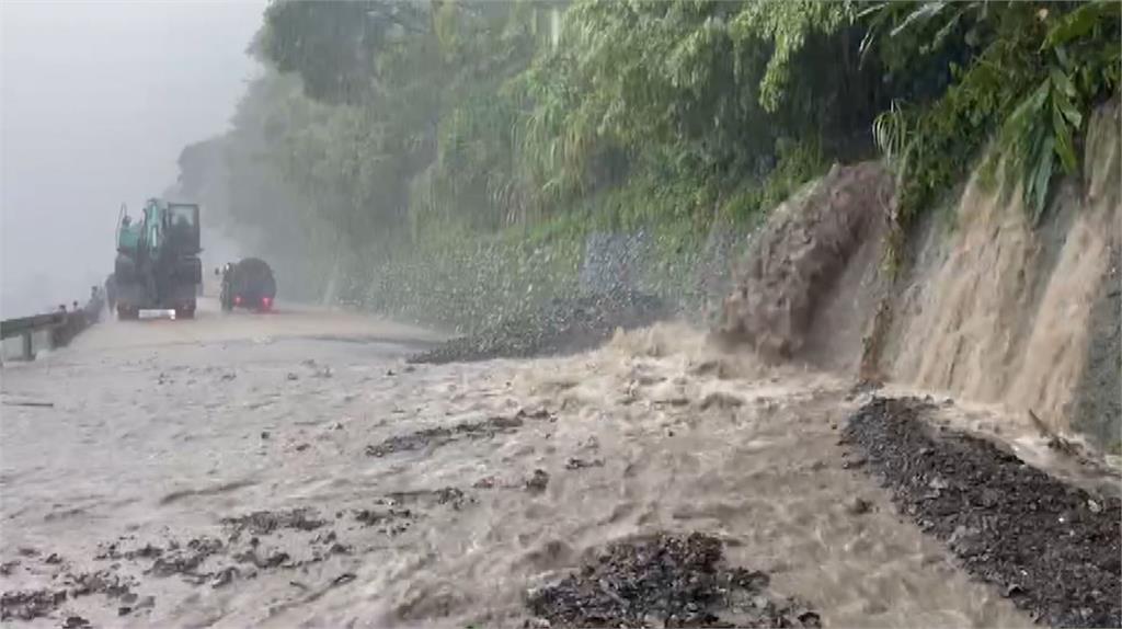 水土保持局針對尼莎颱風發布土石流及大規模崩塌警戒區預報。圖／台視新聞