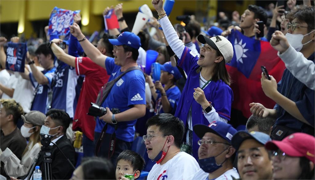 洲際球場爆滿球迷力挺台灣隊。圖／悍創運動行銷提供