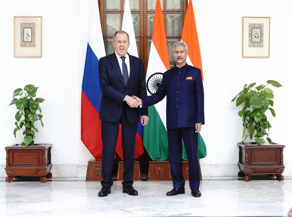 俄國外交部長拉夫洛夫3日在印度出席G20會議。圖／翻攝自Twitter@DrSJaishankar