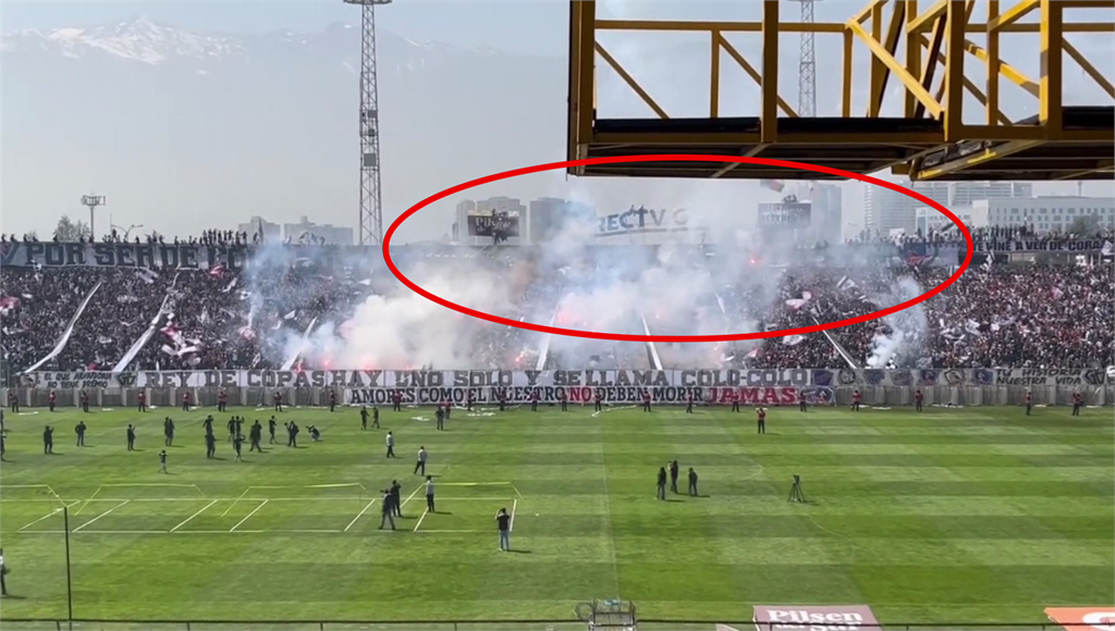 智利體育場看板倒塌瞬間畫面曝。圖／AP Direct