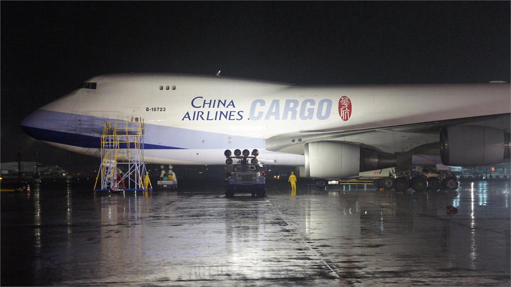 華航CI5240、747-400F機型降落芝加哥機場時，因跑道濕滑航機受損。圖／翻攝自Facebook@中華航空（非事故飛機）