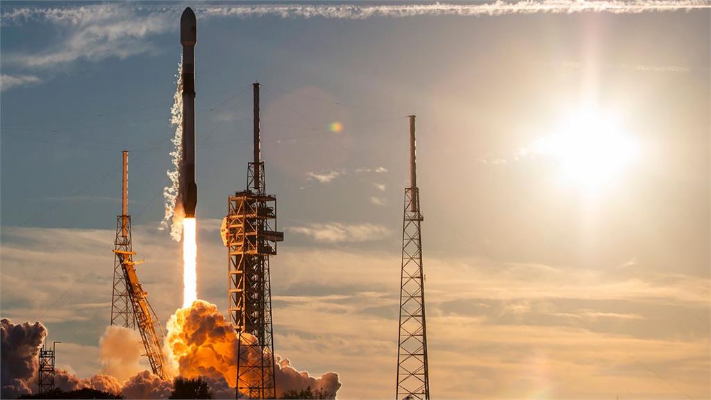 《華爾街日報》揭露，SpaceX與美政府簽約研發國安衛星。圖／翻攝自spacex.com