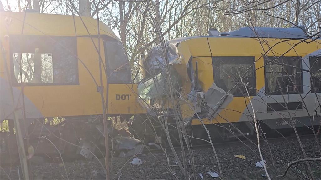 丹麥重大交通事故 兩列車「迎頭相撞」至少17傷