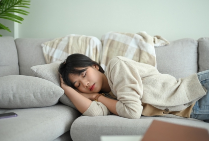 連假狂補眠恐愈睡愈胖！醫揭「1.5小時關鍵」  腸道壞菌變多