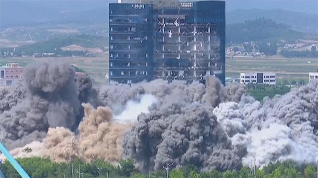 北韓2020年炸毀南北韓聯絡辦公室。圖／美聯社（資料畫面）