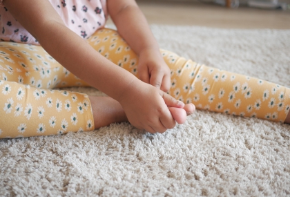 孩子半夜喊腳痛＝正在長高？醫揭「生長痛」真相 出現5症狀恐不單純