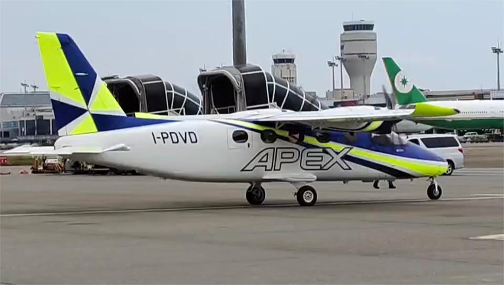 「P2012雙螺旋槳飛機」抵台，安捷明年推空中遊覽。圖／台視新聞