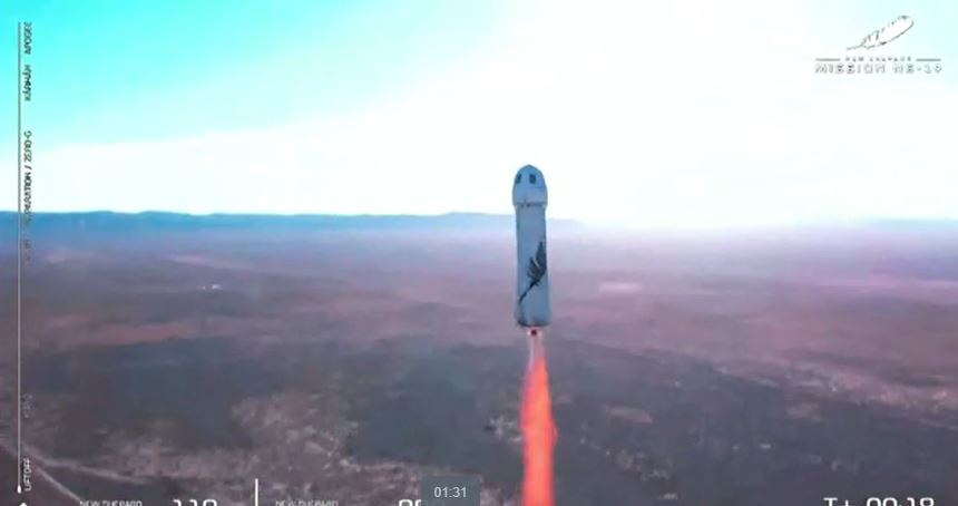 藍色起源火箭載著6名太空旅客第三次升空。圖／翻攝自AP Direct