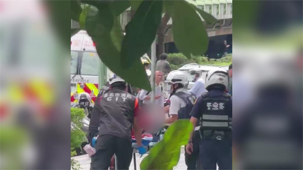北市大樓廁所濺血！ 男持雙刀攻擊保險員互刺