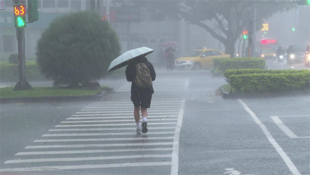 氣象署發布16縣市大雨特報。圖／台視新聞（資料畫面）