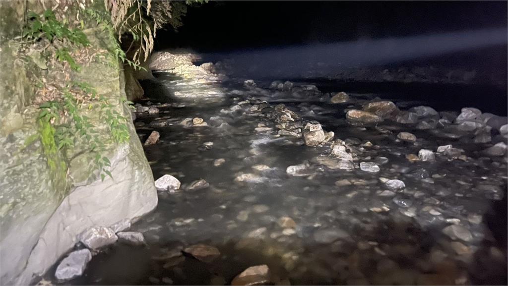 宜蘭「芃芃溫泉」遊客太多... 怪手司機「無法施工」怒挖毀溫泉池