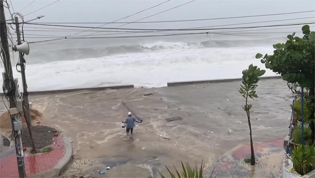 海鷗颱風登陸越南釀至少5死 逾50萬人撤離