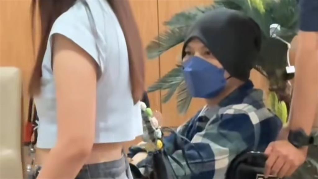 黃明志涉毒案無罪釋放 親曝坐輪椅出庭原因