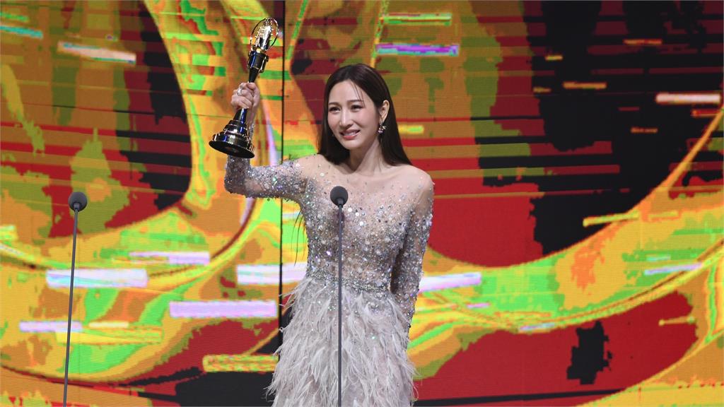 曾莞婷榮獲「戲劇節目女配角獎」。圖／三立電視畫面提供