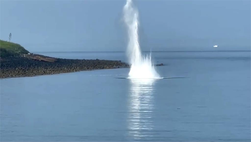 澎湖海底藏2未爆彈！ 海軍水下驚險引爆