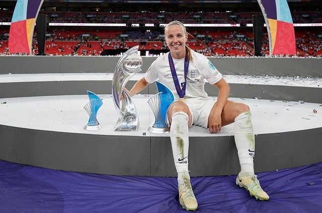 英國拿下歐洲女足盃冠軍。圖／翻攝自IG@lionesses
