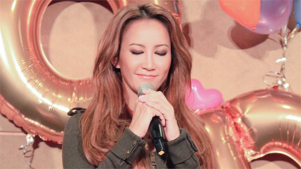 李玟51歲冥誕粉絲緬懷！李思林盼發行紀錄片：妹妹生前的心願