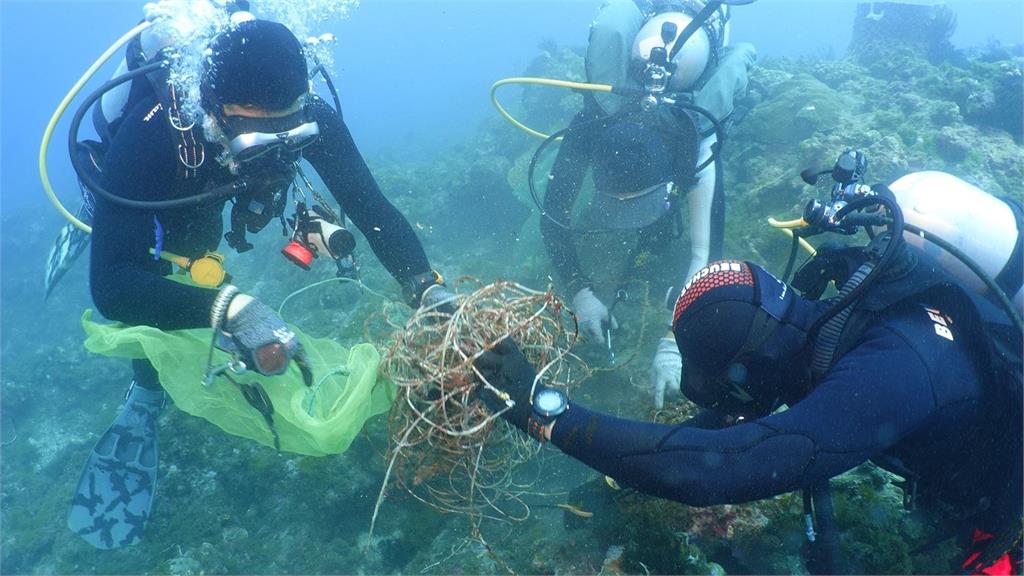 小琉球三潮間帶自7月1日起收取海洋保育費。圖／小琉球海洋志工隊提供