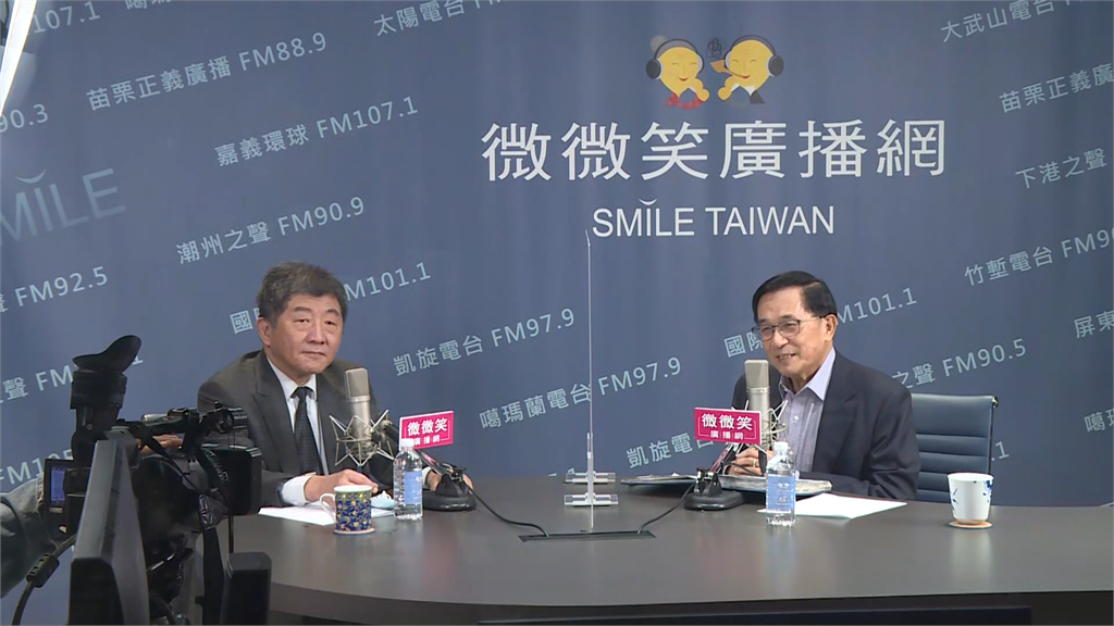 陳時中（左）上陳水扁（右）廣播節目接受專訪。圖／台視新聞